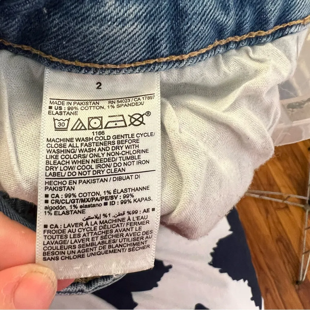 Old Navy High-Rise O.G. Loose Cut Off Shorts Medium Wash 2 - Image 9