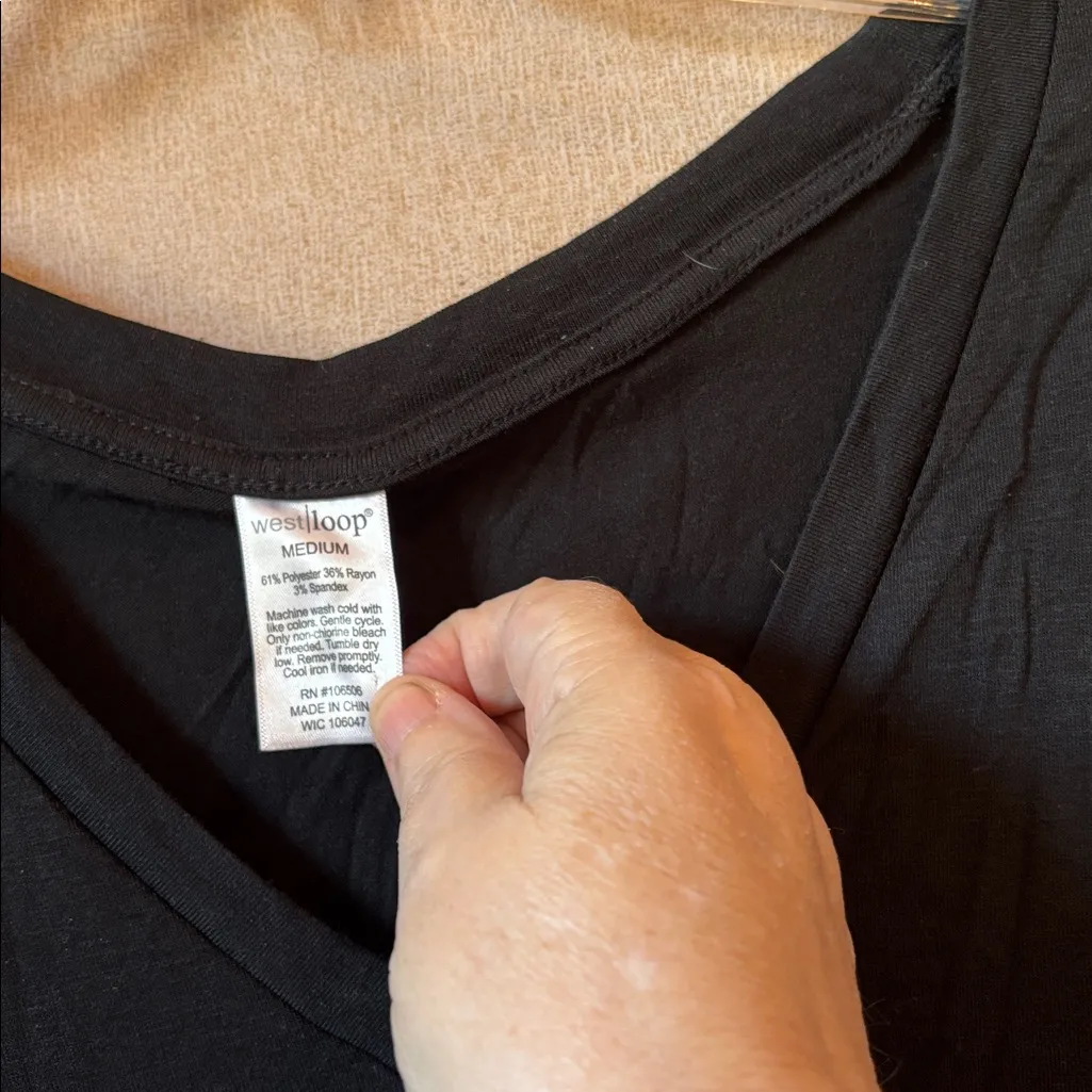 West loop Black V-Neck Short Sleeve soft and luxurious nighty medium - Image 3