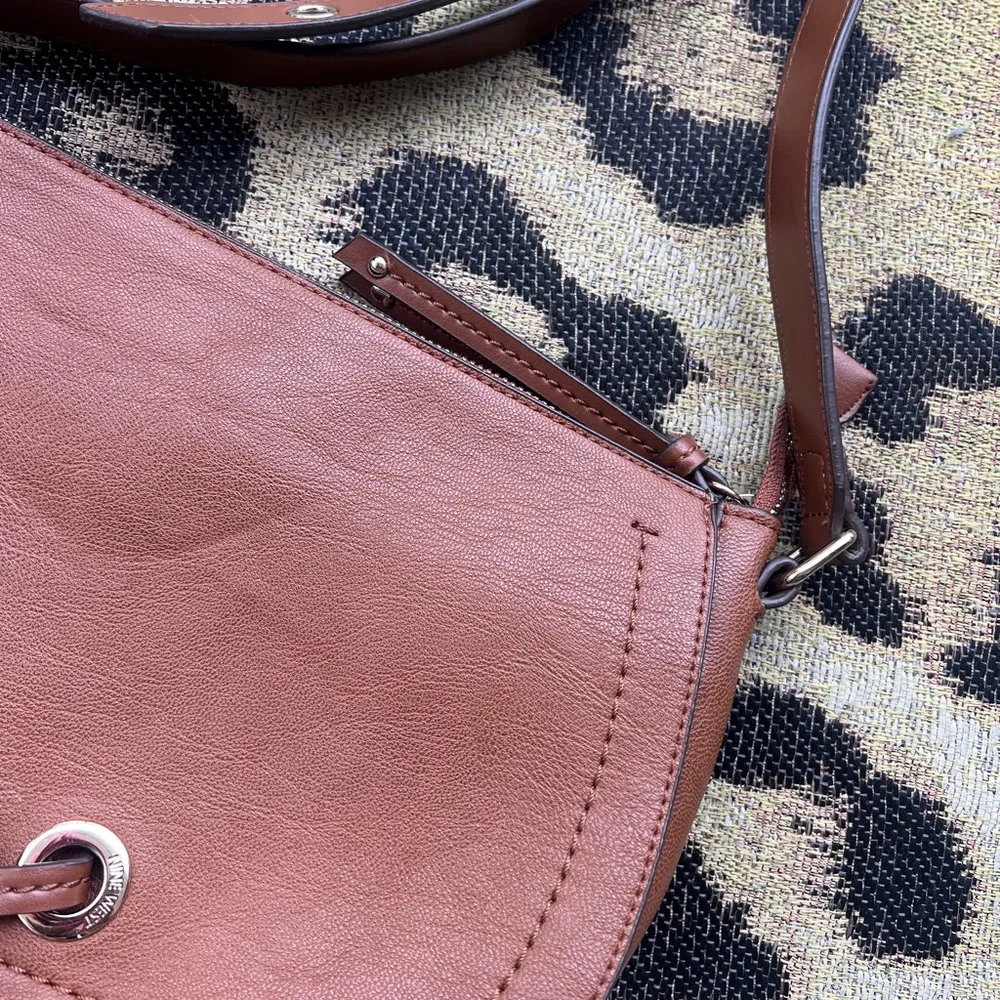 Nine West  faux leather saddle bag - Image 6