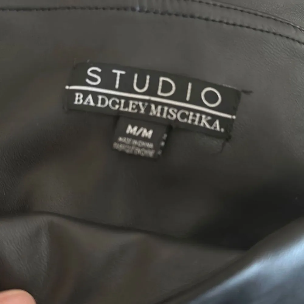 Badgley‎ Mischka Faux Leather Straight Leg Pants Size Medium Black - Image 8