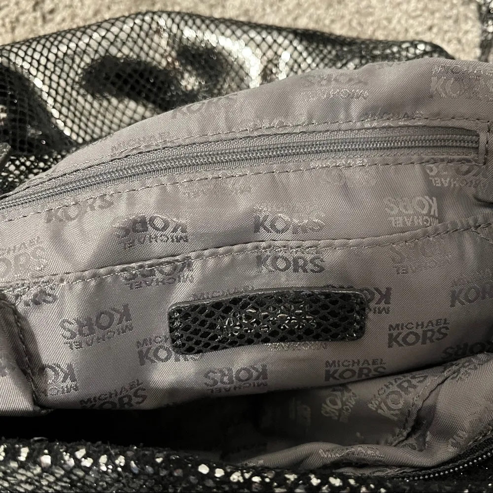 Michael Kors Silver Shiny Shoulder Bag Purse - Image 8