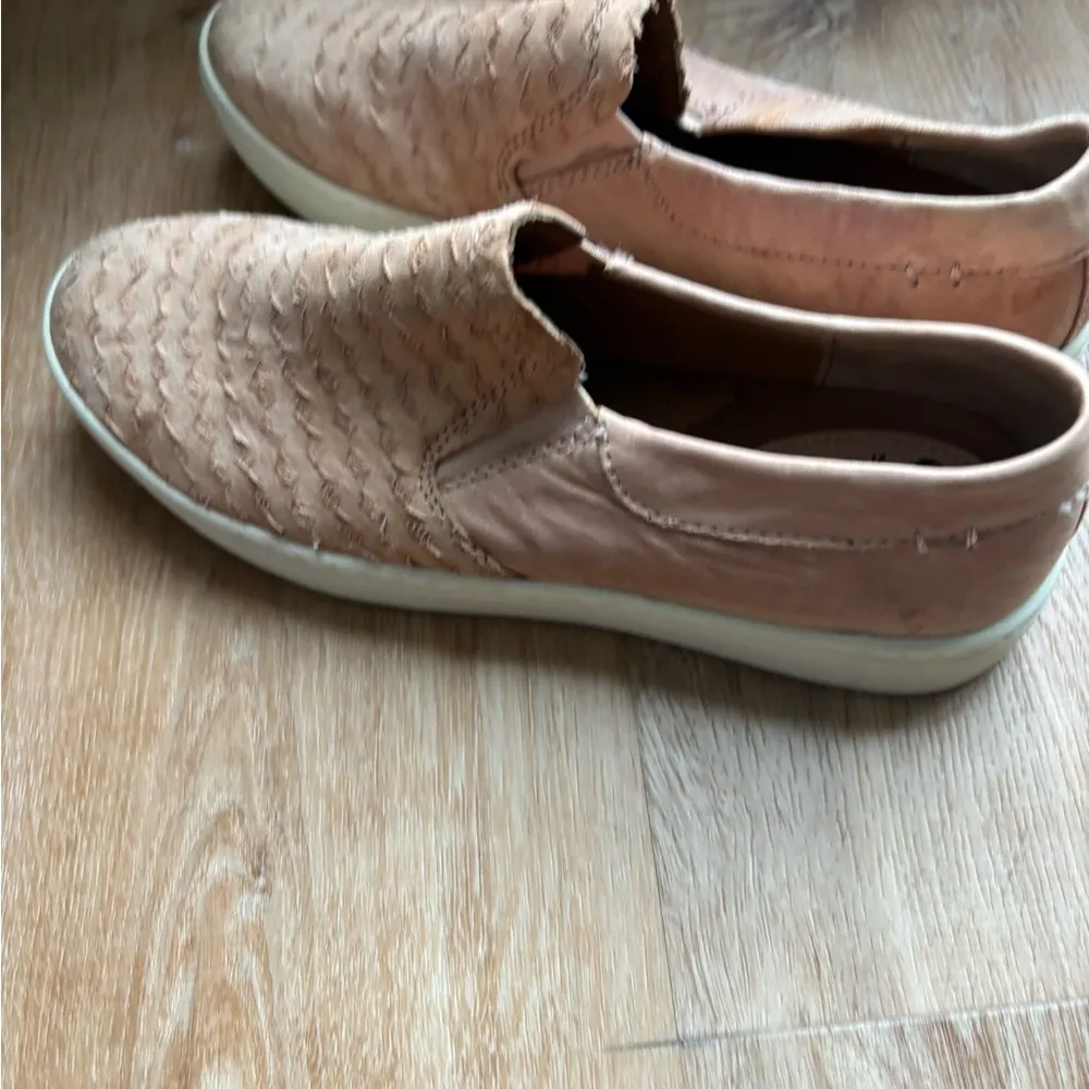 Sofft Soft leather upper and lining blush slip on sneakers size 8‎ Pink - Image 8