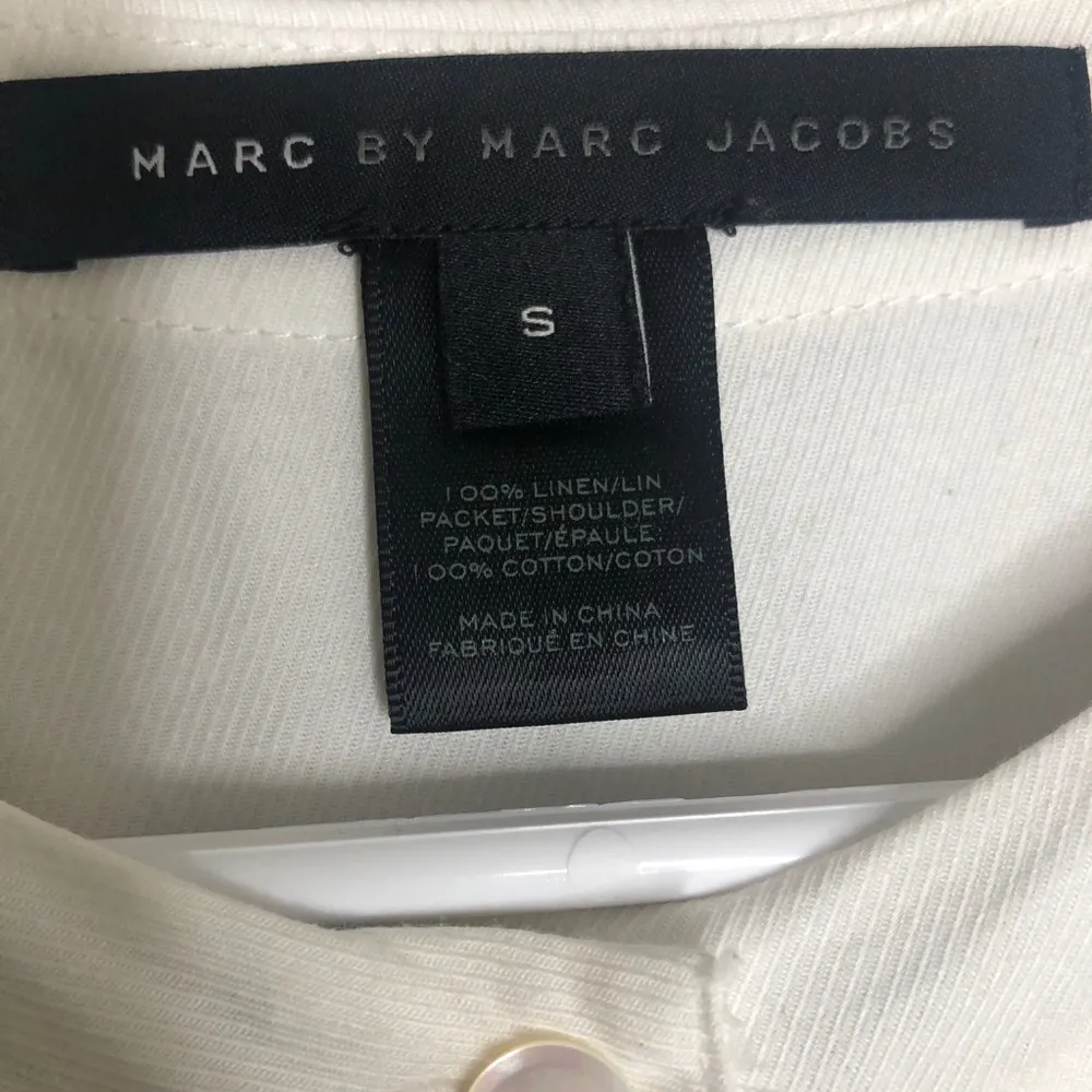 REVOLVE Marc by Marc Jacobs Grey Slubbed Linen Top X20 - Image 5
