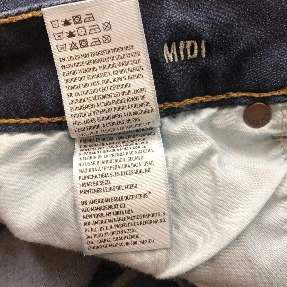 AMERICAN EAGLE Midi Medium Wash Denim Jean Shorts Size 6 - Image 9