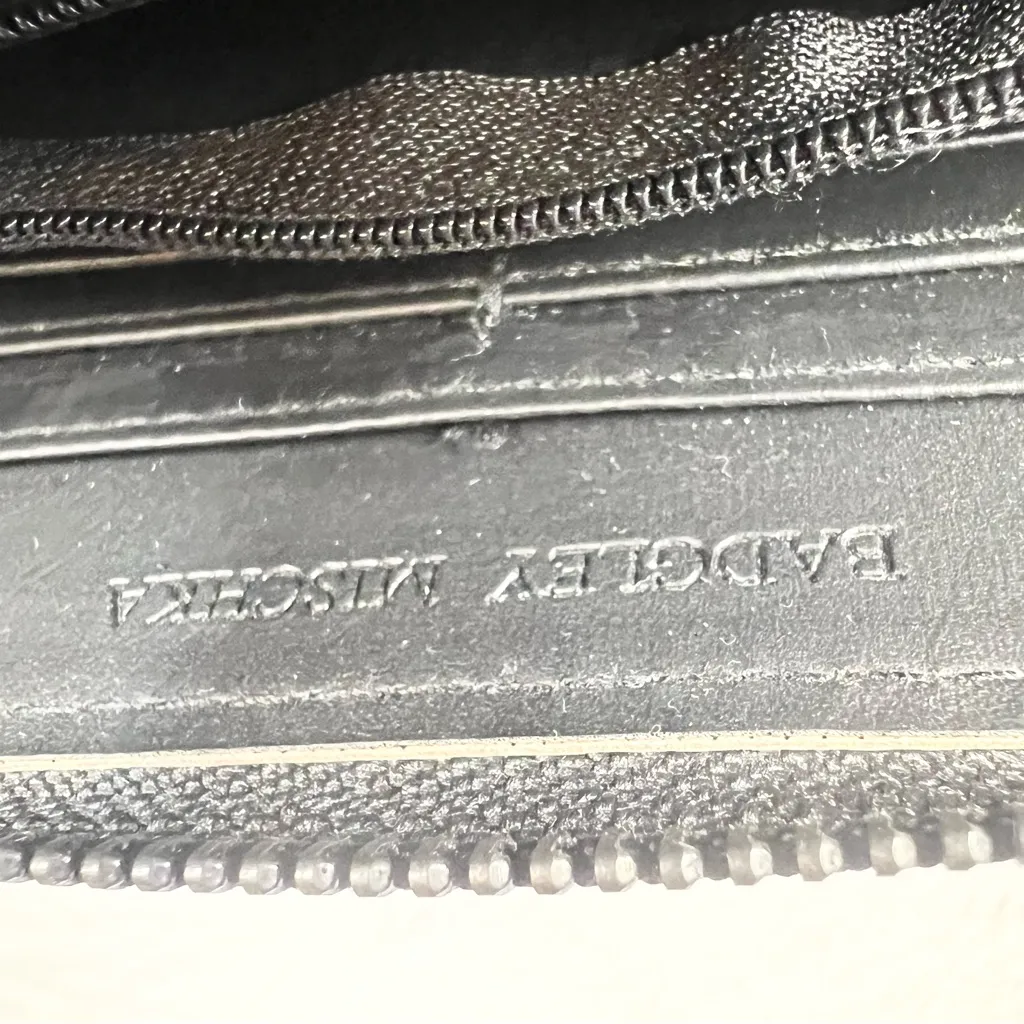 Badgley Mischka Black Textured Faux Pebble Leather Long Zip Around Wallet NEW - Image 8