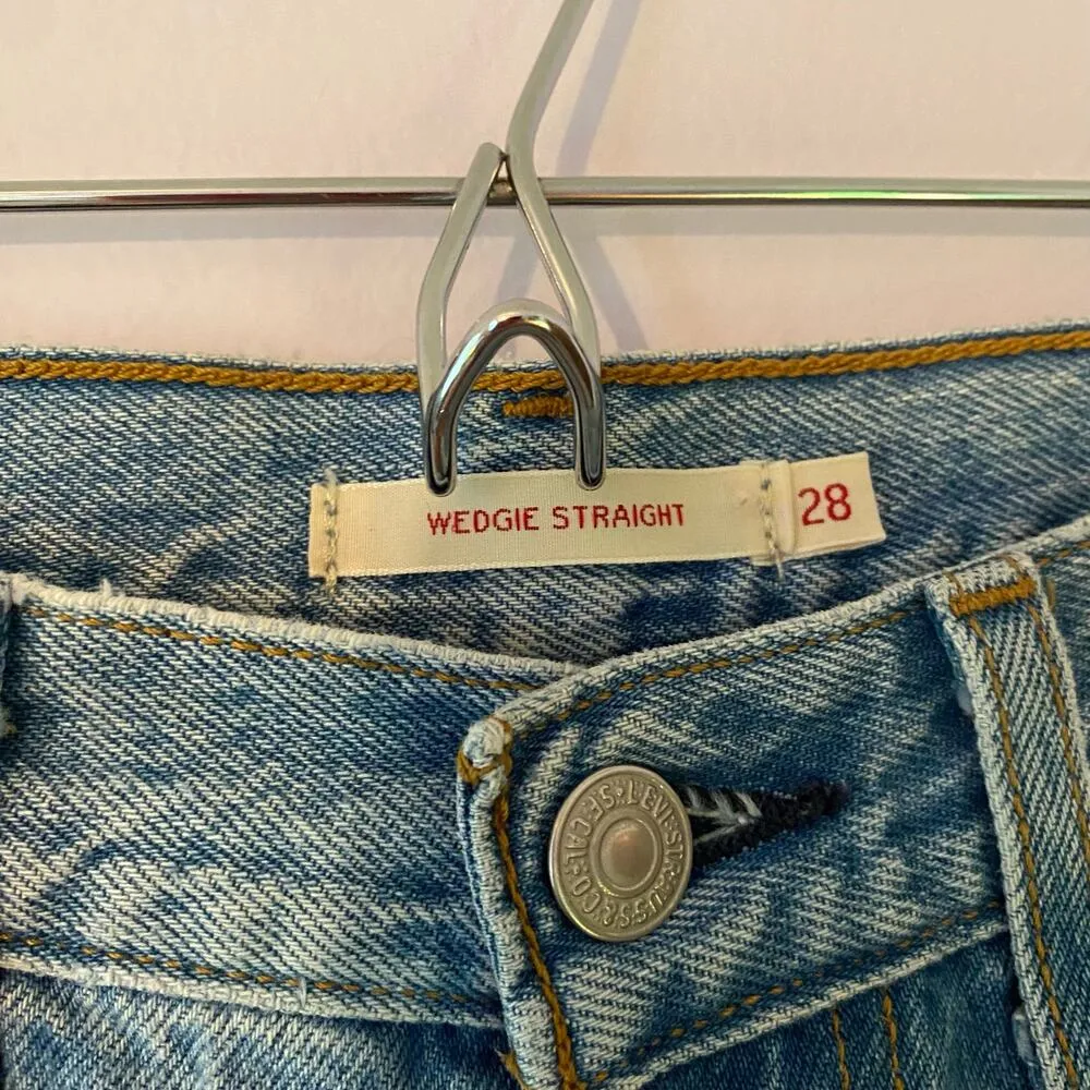 Levi's Premium Women's size 28 Wedgie Straight Light Distressed Button Fly Jeans - Image 3