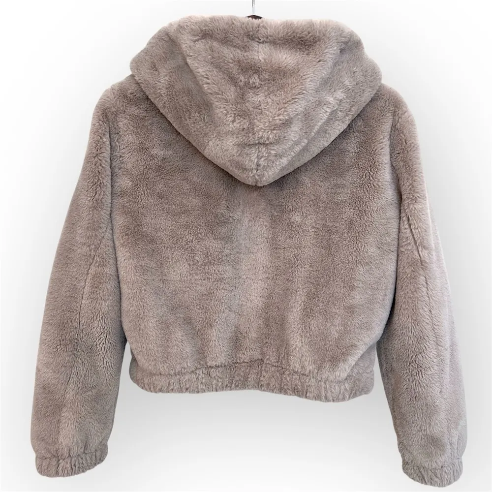Bagatelle NYC faux fur cropped hooded jacket, taupe, size XS - Image 4