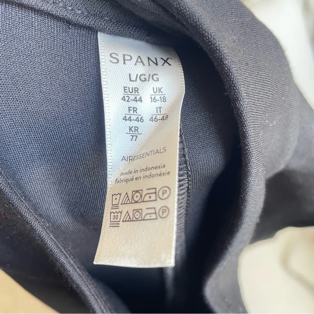 Spanx Air Essentials Mock Neck Dress in Black Size Large - Image 4