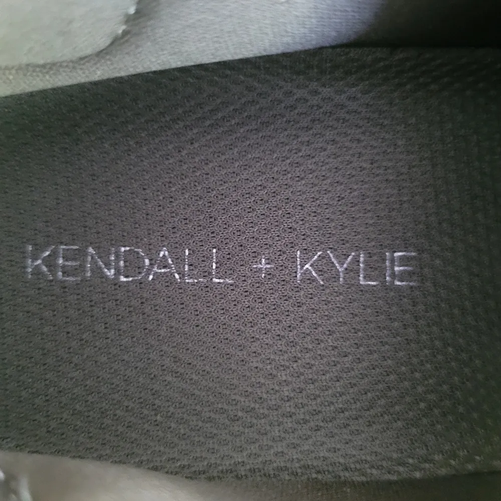 Kendall + Kylie Sneakers Knit Lace Up Mesh Women's Size 10 - Image 8