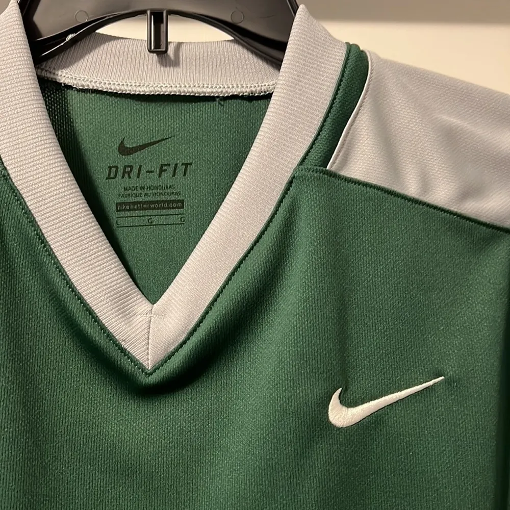 NIKE shirt Size L - Image 3