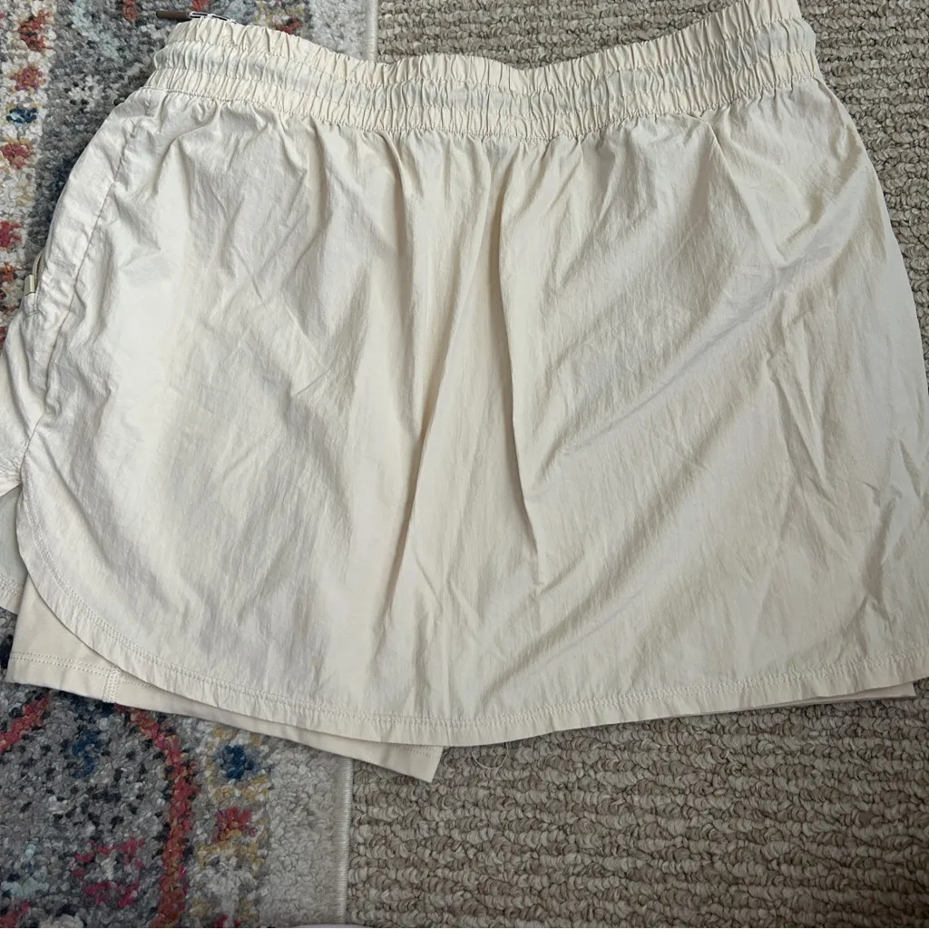 Avia skort medium beige tan water proof material medium - Image 5
