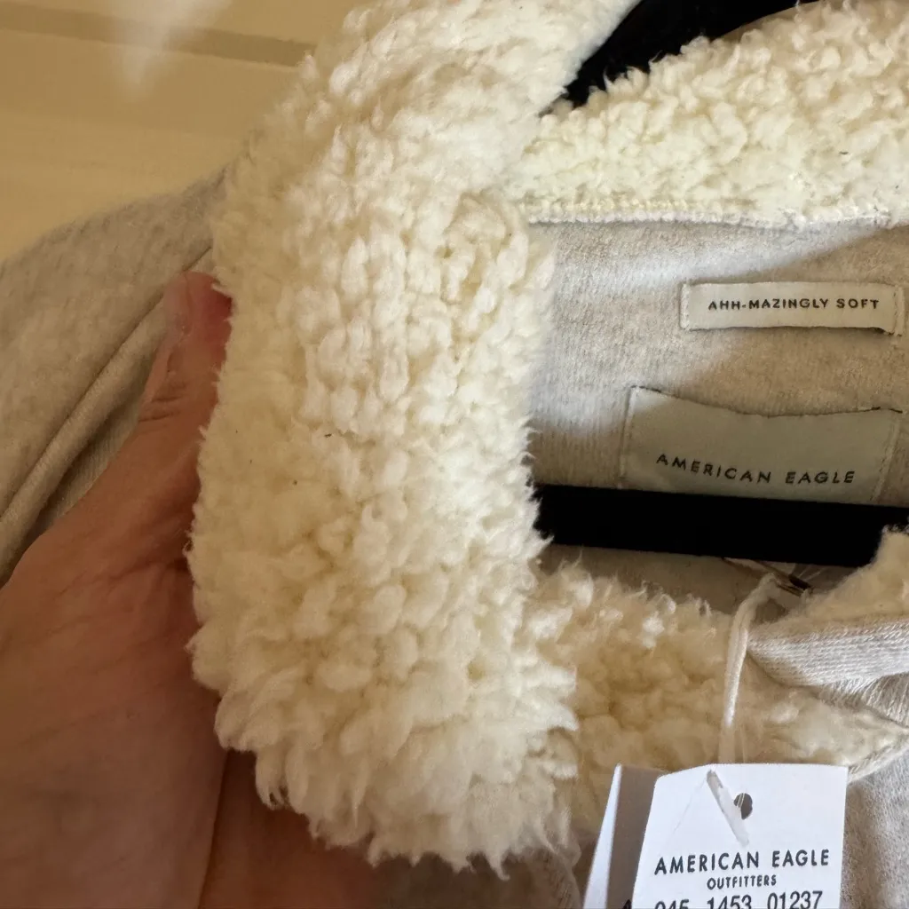 NWT American‎ Eagle Womens Amazingly Soft Hoodie Sweatshirt, Large - Image 6