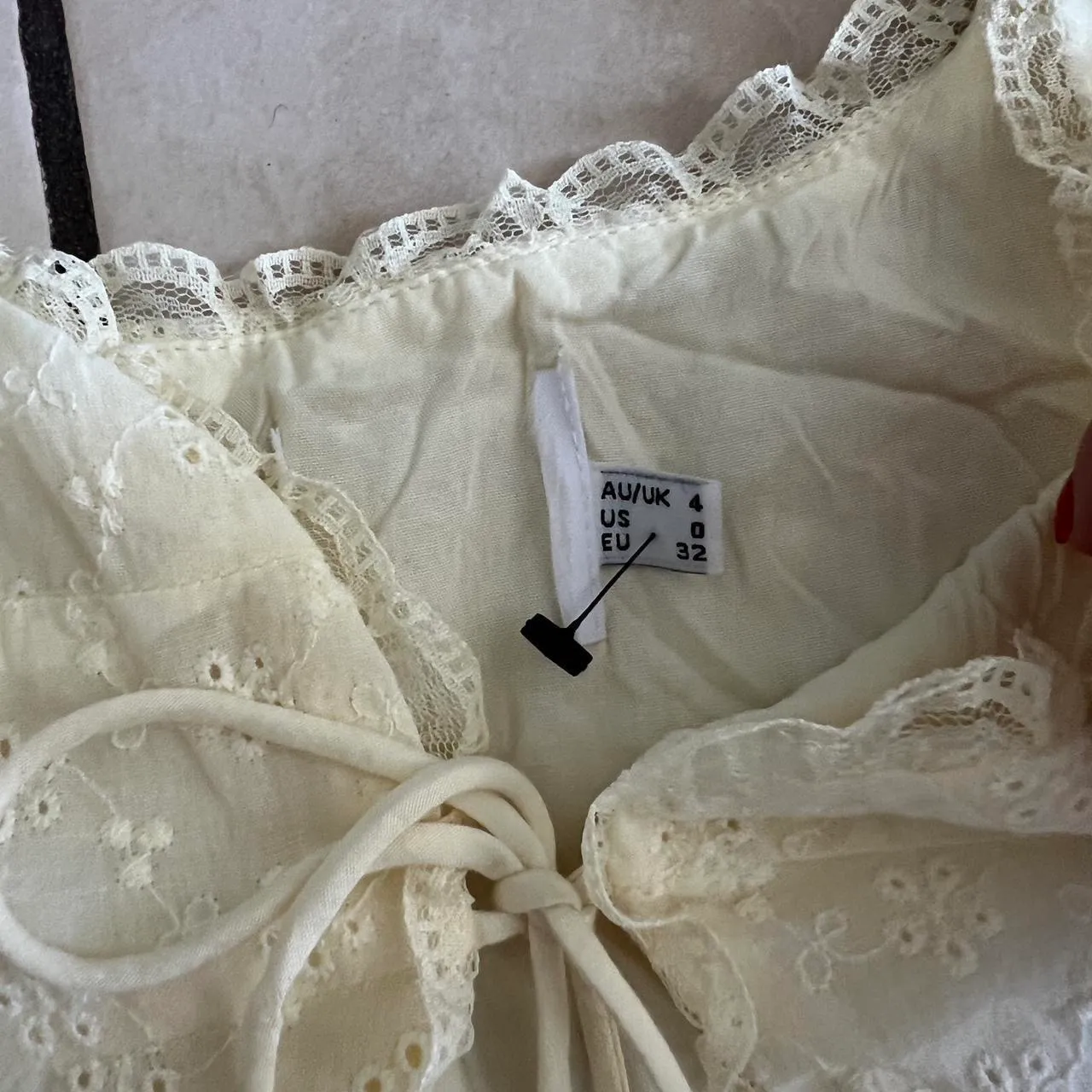 merelle lace top in lemon - Image 4