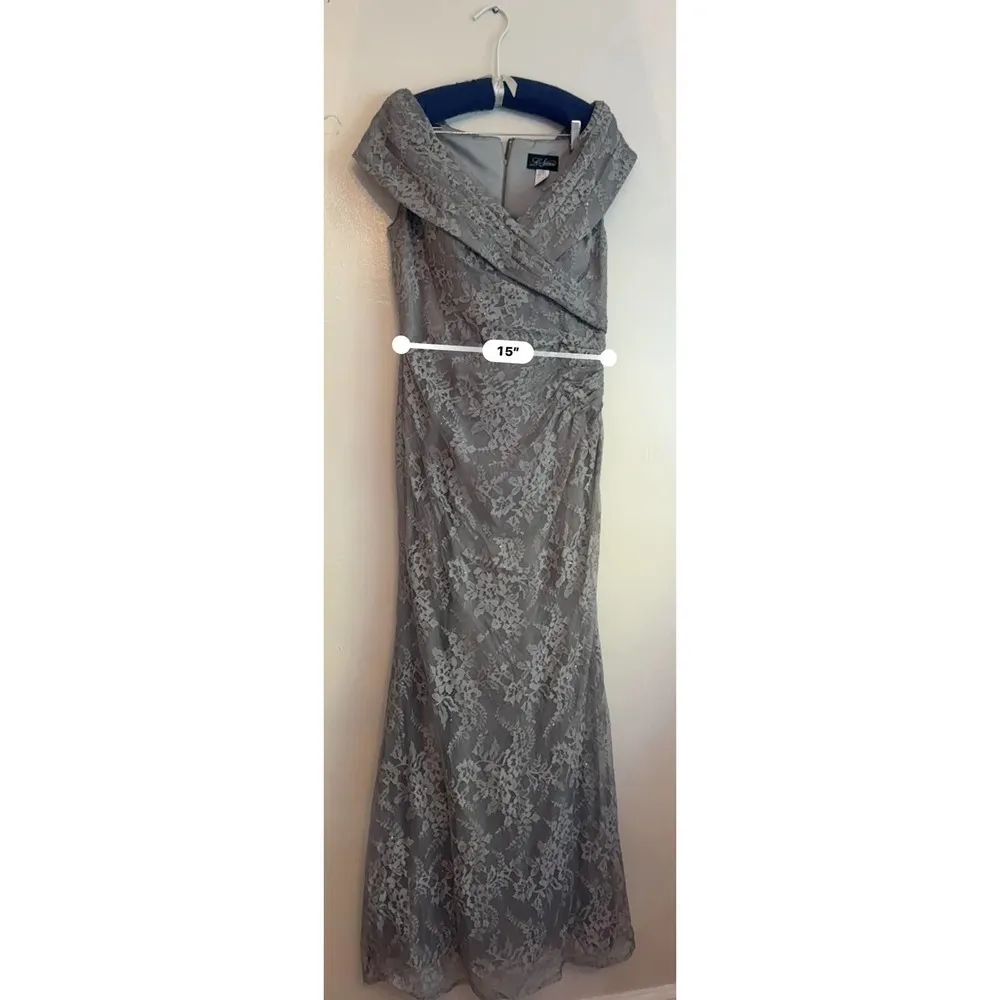 LA FEMME formal and  wedding Portrait Neck Lace Gown In gray size 14 (US L) - Image 6