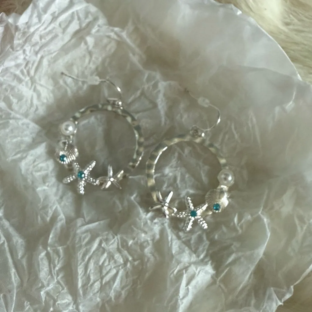 Avon Seaside Breeze Hoop Earrings Blue - Image 6