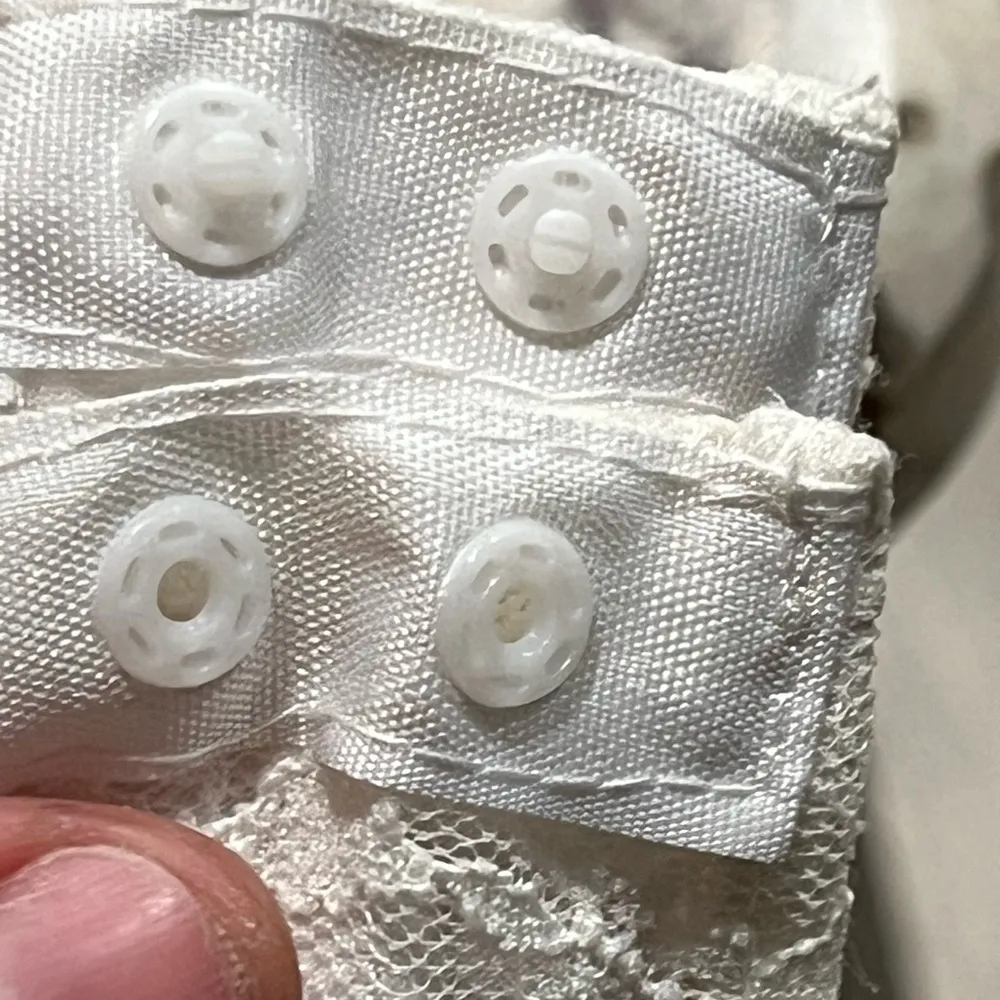 NWT Women’s Ambiance Medium White Floral Bodysuit - Image 4