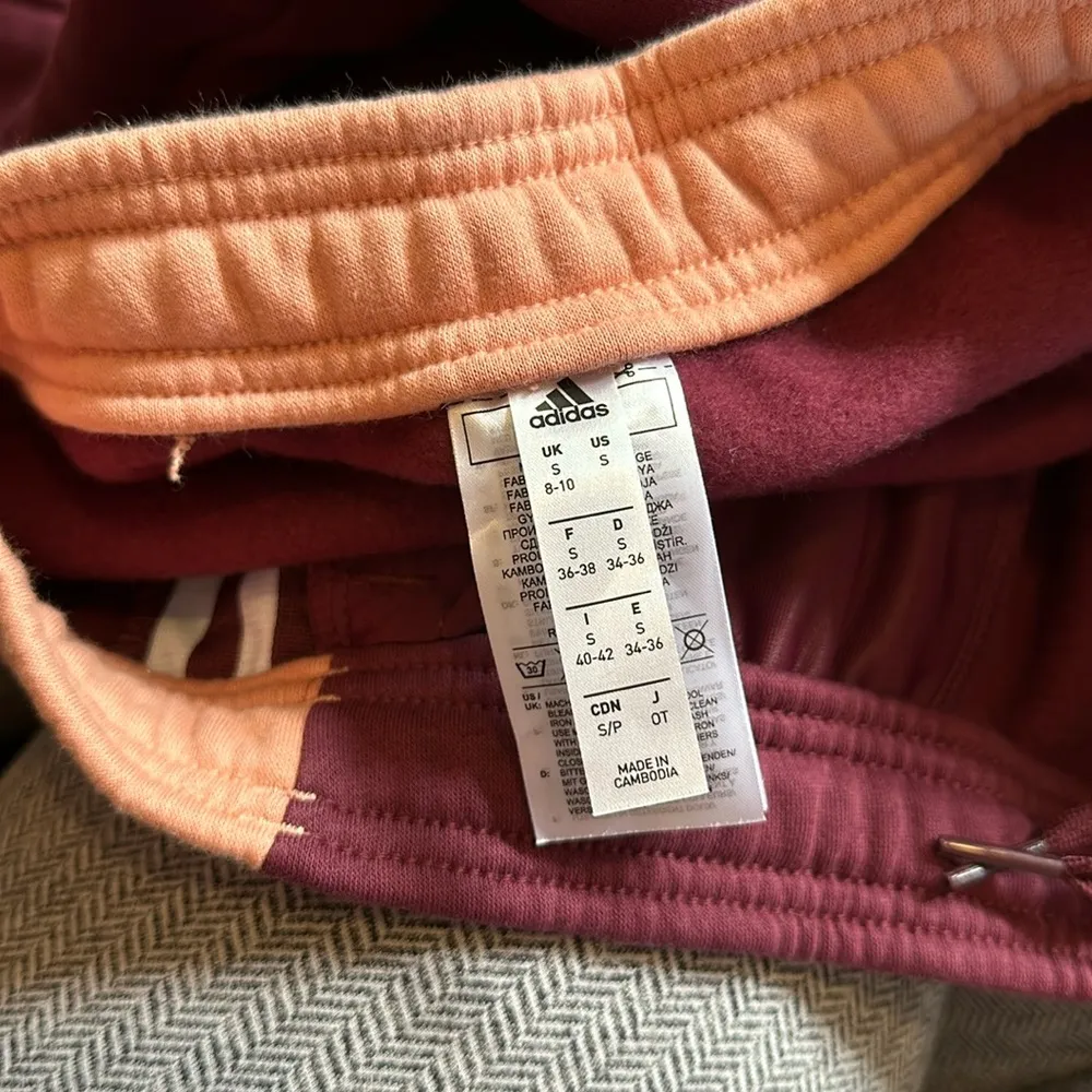 NWOT ADIDAS MAROON & PINK CLASSIC STRIPE SWEATPANTS JOGGERS LOUNGE - Image 3