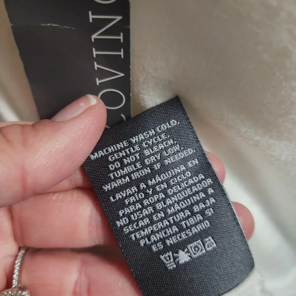 Covington antique white crochet trim flutter sleeve top size small - Image 8