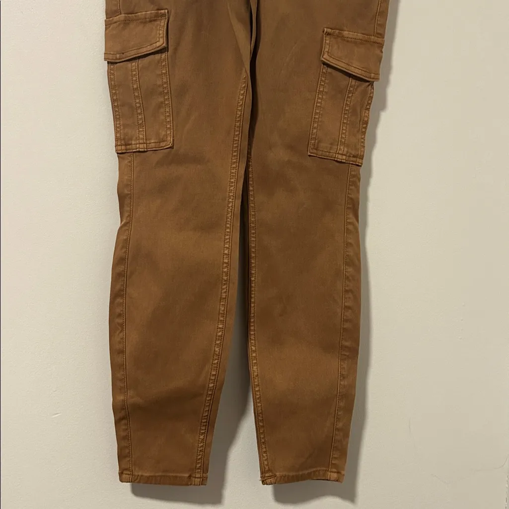 NWT Spanx Stretch Twill Ankle Cargo Pant in Honey Glow Size Medium - Image 2