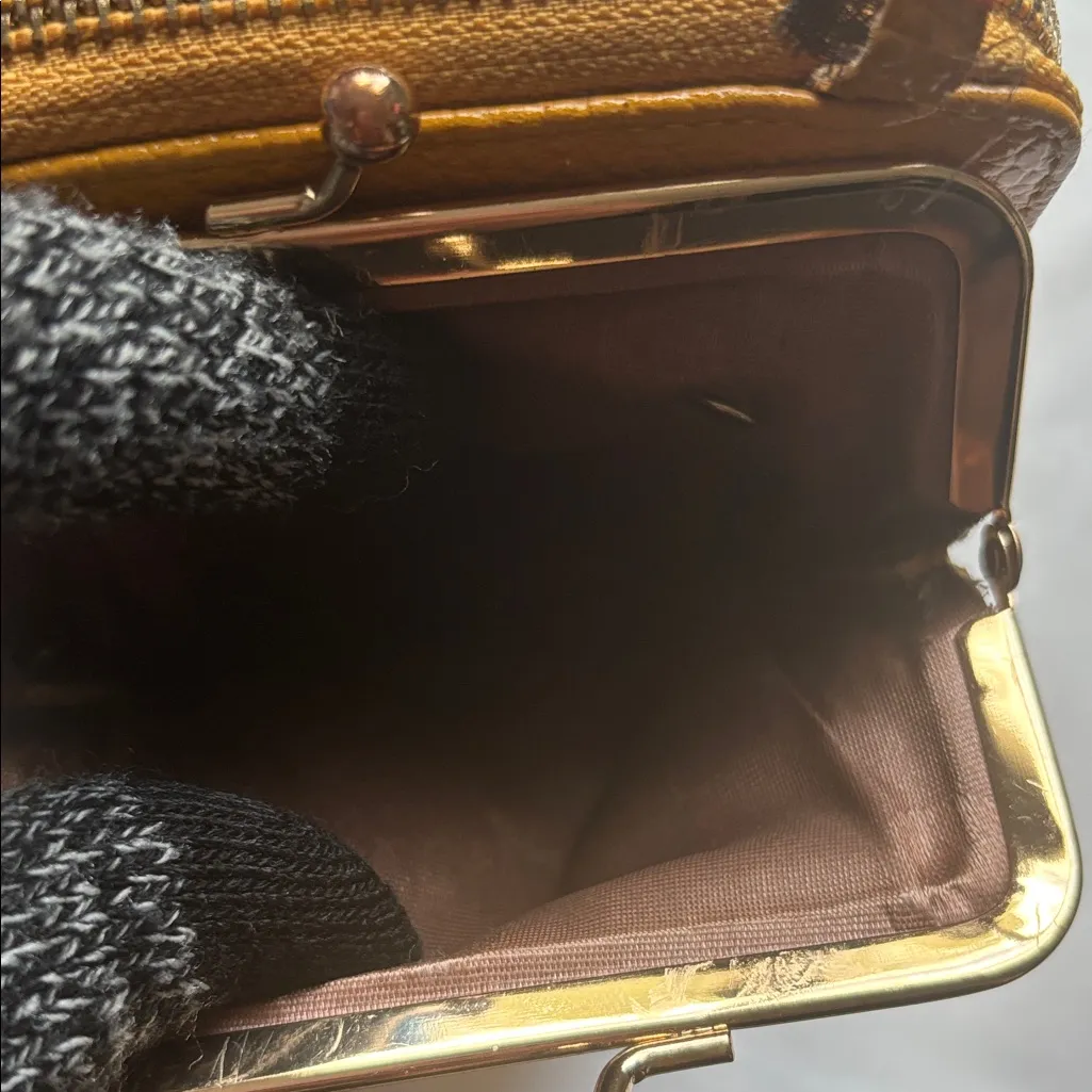 Carr Ken Crossbody Mustard Yellow Preloved - Image 4