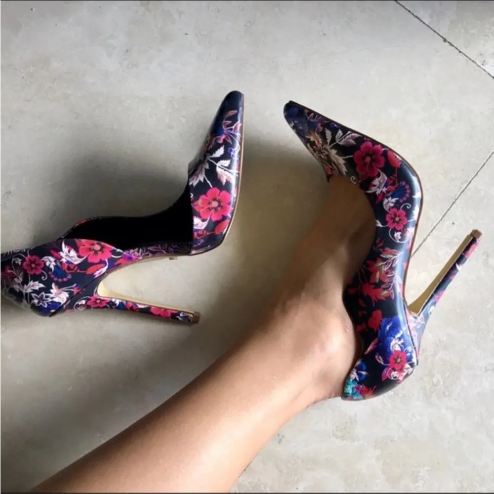 BNWT Bebe Farnaz heels. Never worn, super cute floral print size 8.5 - Image 3