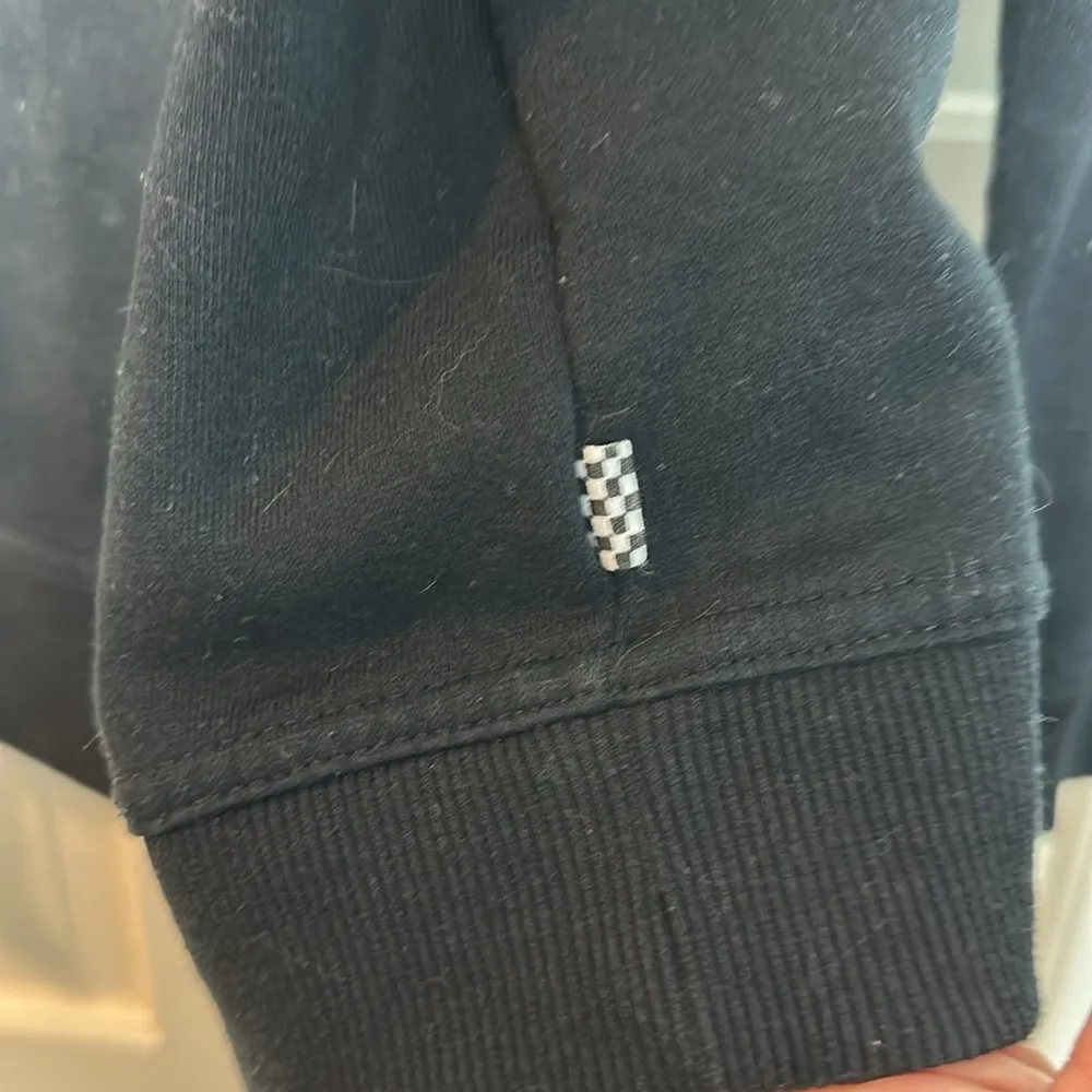 Vans logo Black and White Crewneck Pullover Sweatshirt Size Medium - Image 4