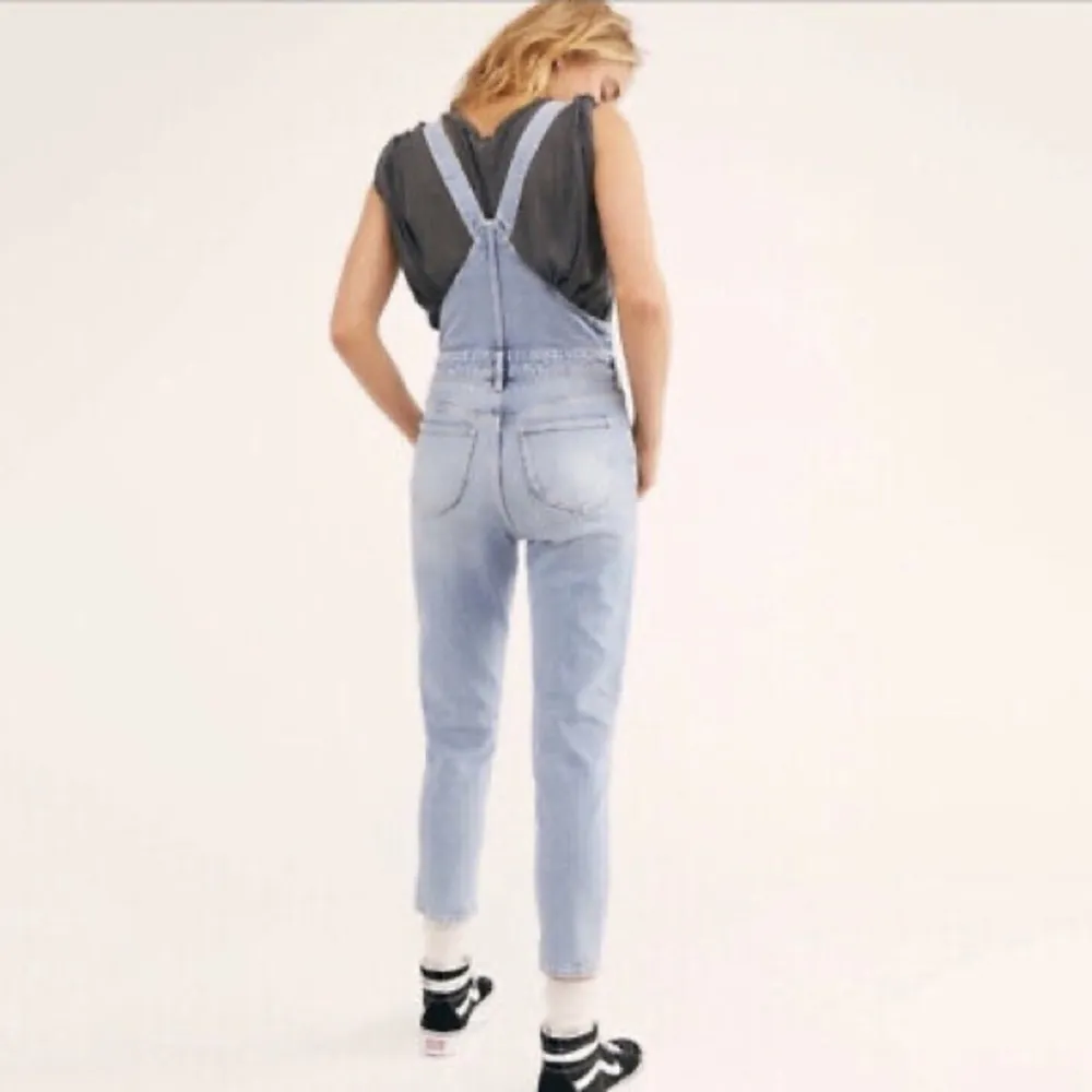 Free People We The Free Shelby Button Front Skinny Overalls in Stone Beach Wash - Image 3