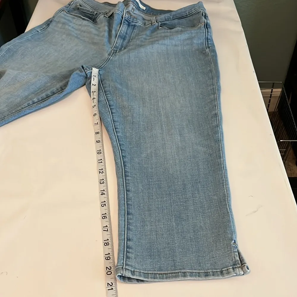 Levi’s Classic Capri High Rise Size 16 - Image 7