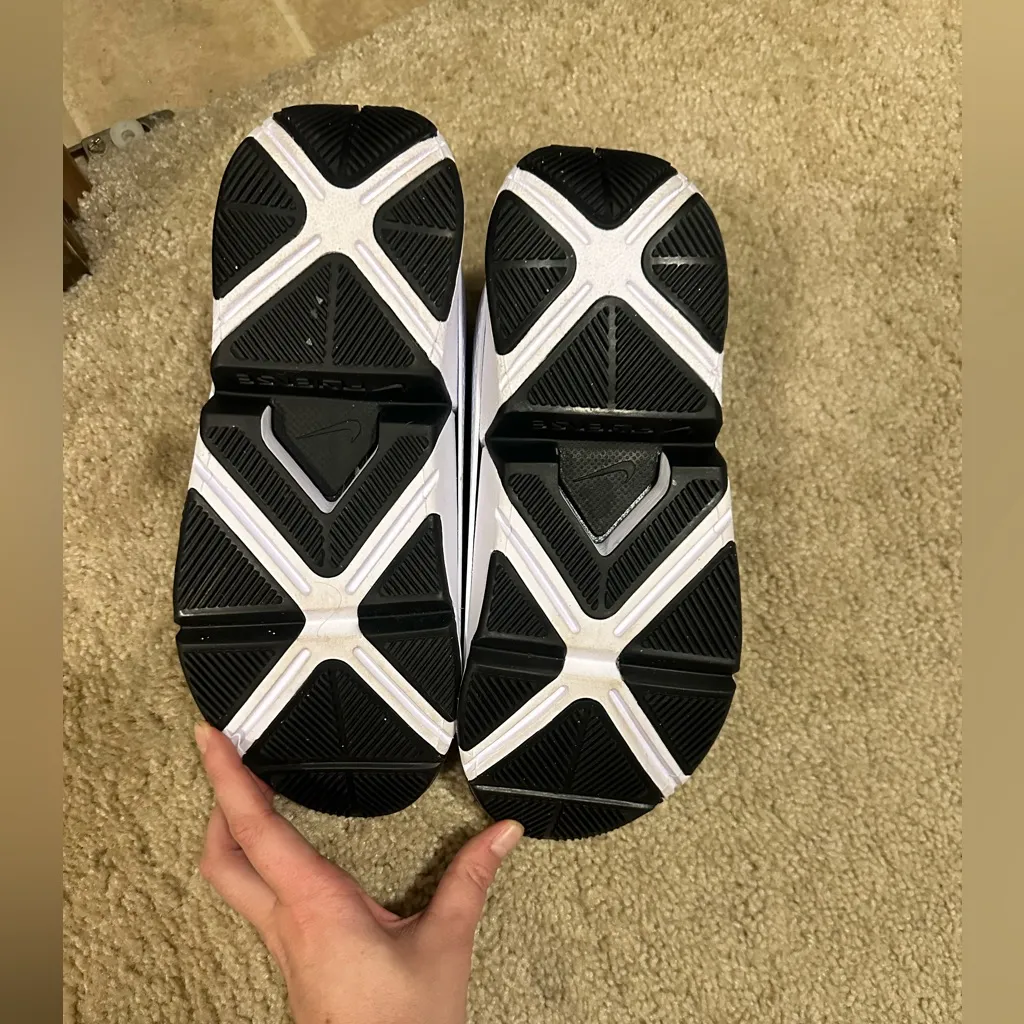 Nike Black and White Women's Shoes - Image 4