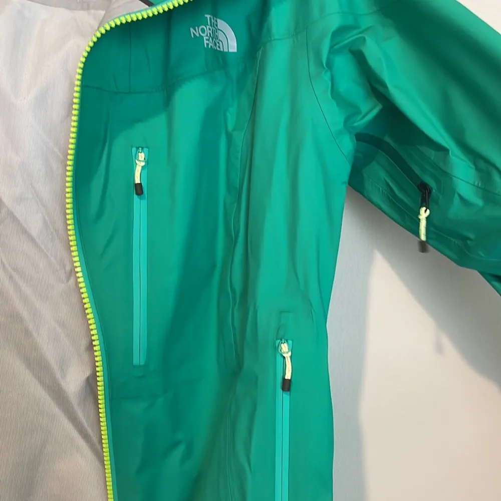 NORTH FACE MEDIUM M WOMEN'S HYALITE RAIN JACKET SUMMIT GREEN ✨ - Image 5