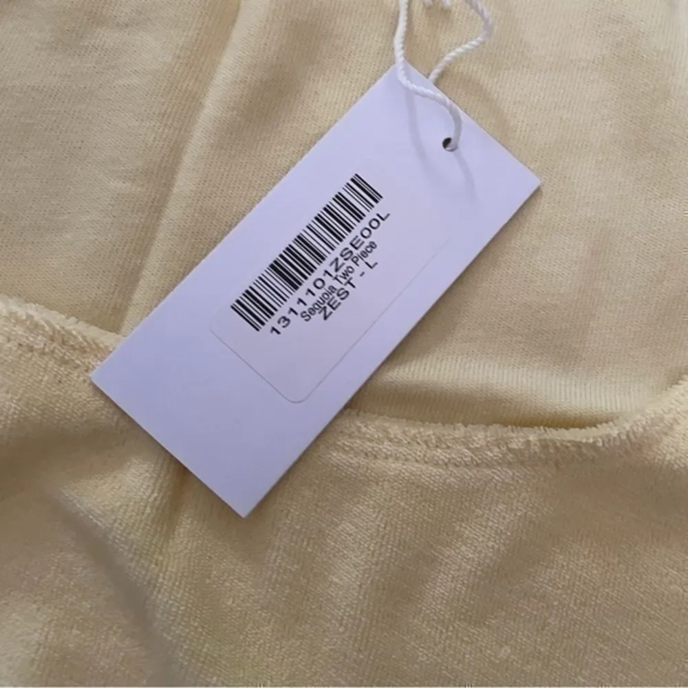 Reformation  Two Piece Set Size Large - Image 4