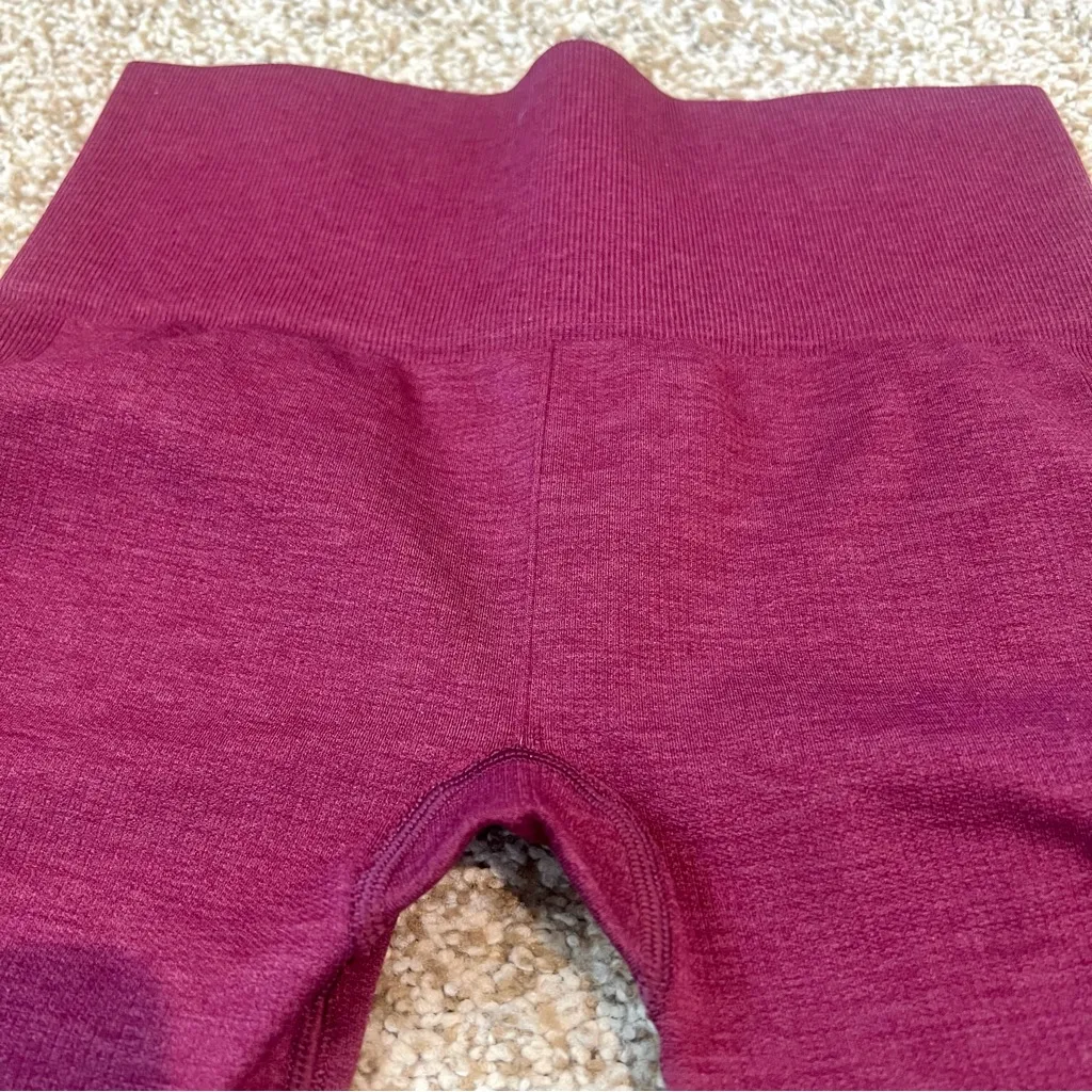 Lululemon Seamlessly Street Crop Leggings Burgundy Red Ombré Stretch Size 4 - Image 9
