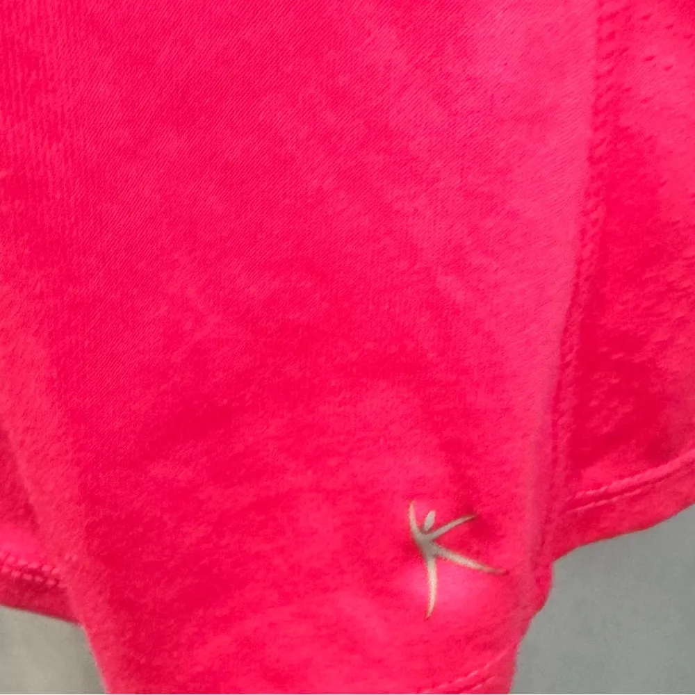 bright pink neon 1/4 zip athletic top size small - Image 3