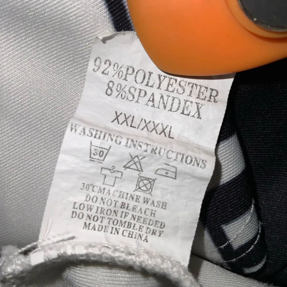 NEWCOSPLAY Black White & Yellow Piano Musical Notes Unisex Hoodie XXL/XXXL - Image 4