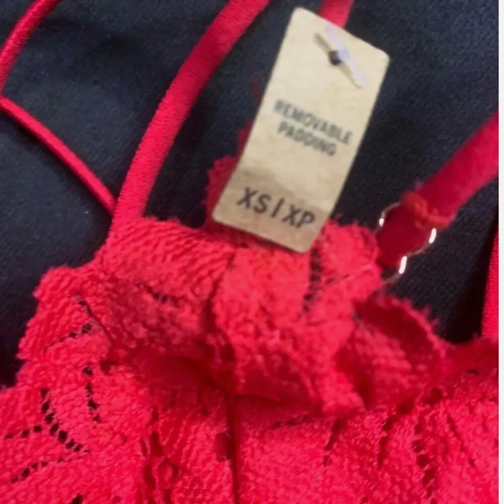 Victoria's Secret PINK Red Lace Crisscross Strap Bralette Bralette XS/XP‎ - Image 2