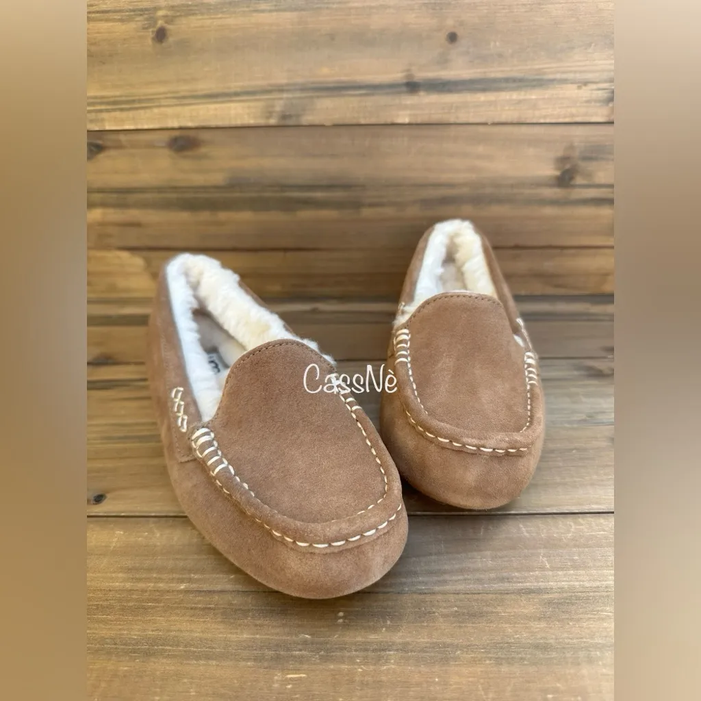 UGG  Women’s Ansley Slipper Sz 6 - Image 7