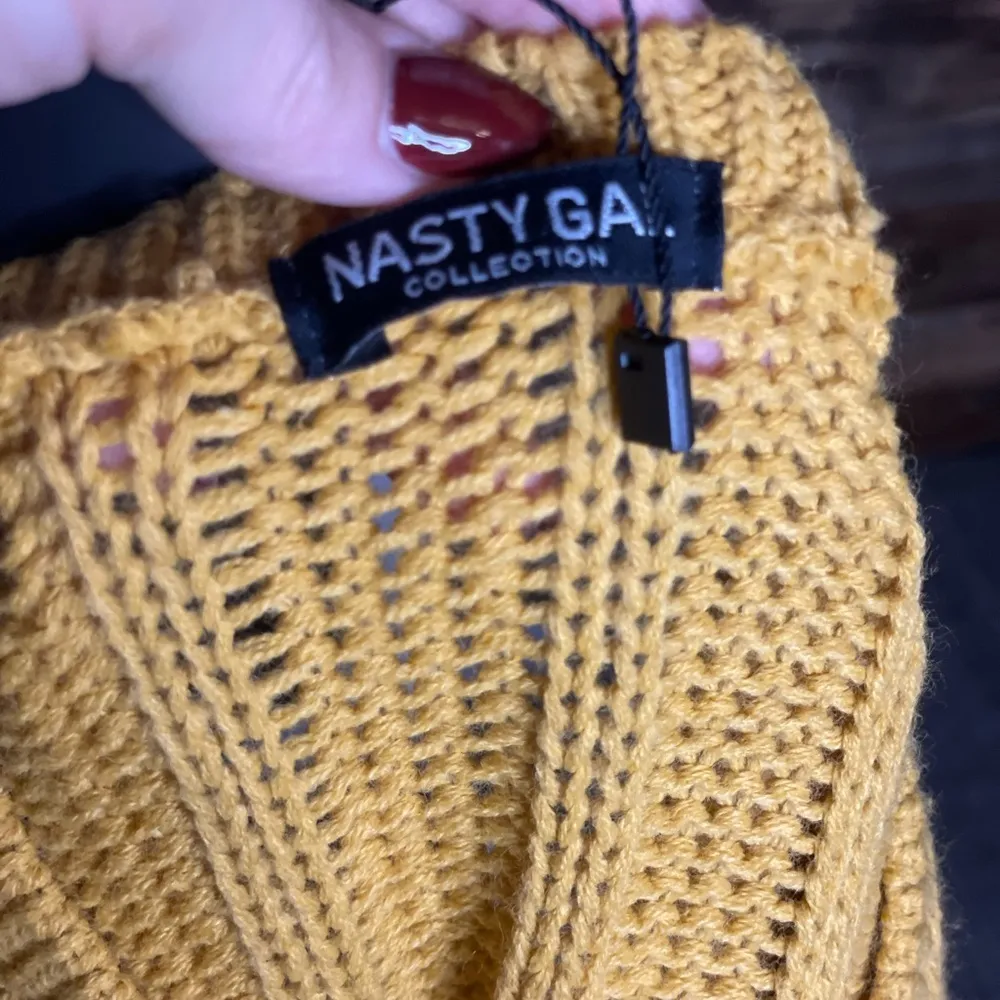Nasty Gal Cropped Sweater - Image 3