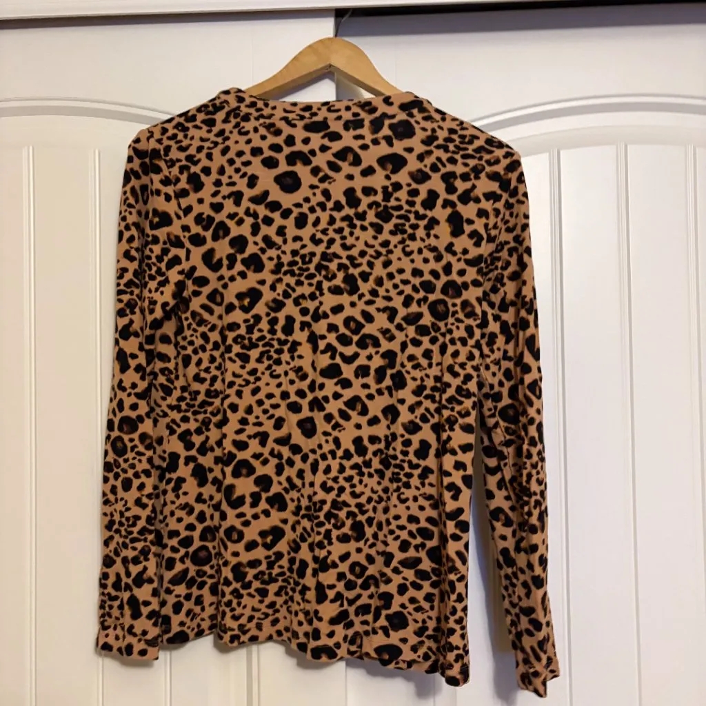 Isaac Mizrahi Live! Button Down Shirt Small Leopard Print Long Sleeve V Neck - Image 3