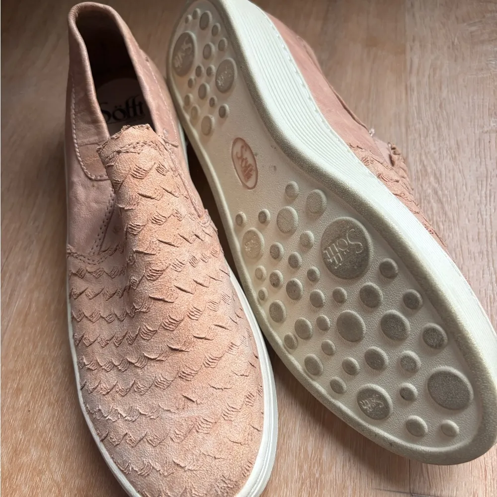 Sofft Soft leather upper and lining blush slip on sneakers size 8‎ Pink - Image 5