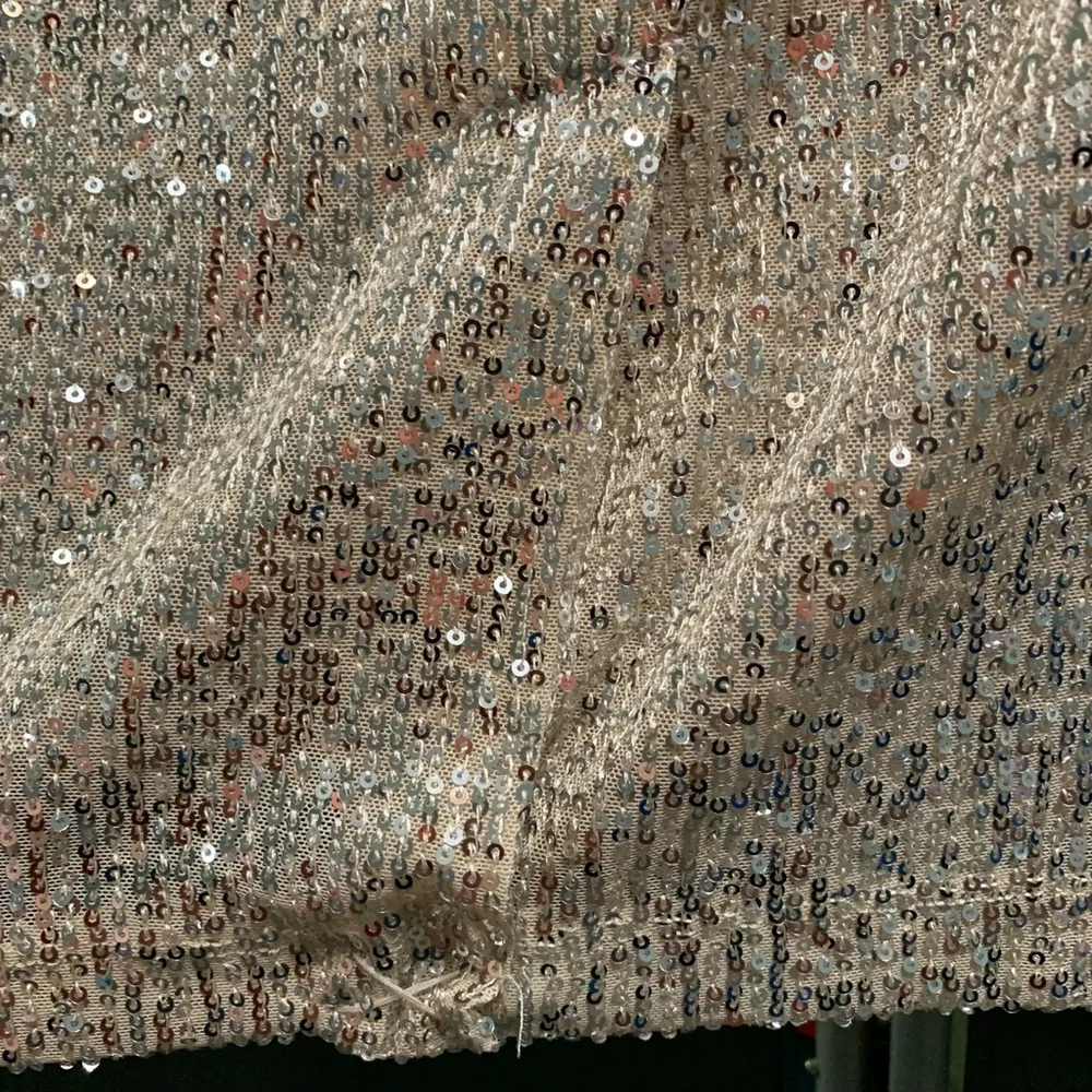 B19-Women's DKNY Skirt, Size M, Champagne - Image 4