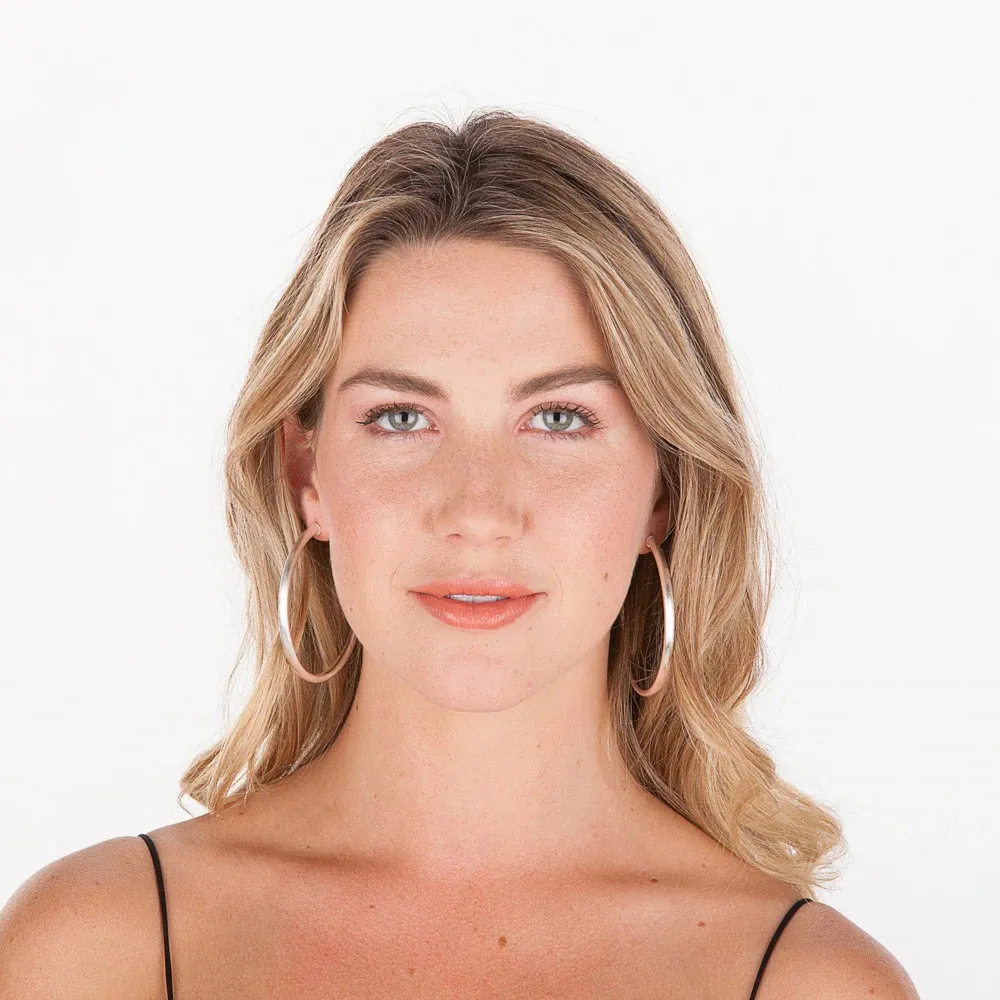 Everybody Favorite Hoop Earring - Image 2