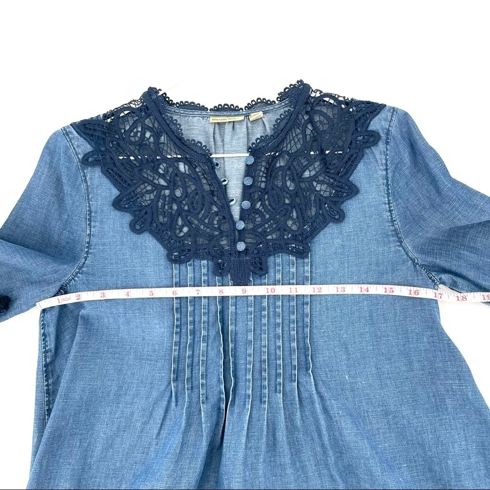Anthropologie Holding Horses Chambray Pleated Eyelet Boho Crochet Top - Image 11