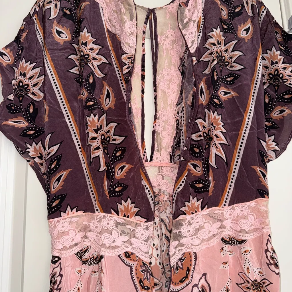 FARM Rio Glam Tapestry Burgundy Laces Short Sleeve Maxi Dress - Image 10