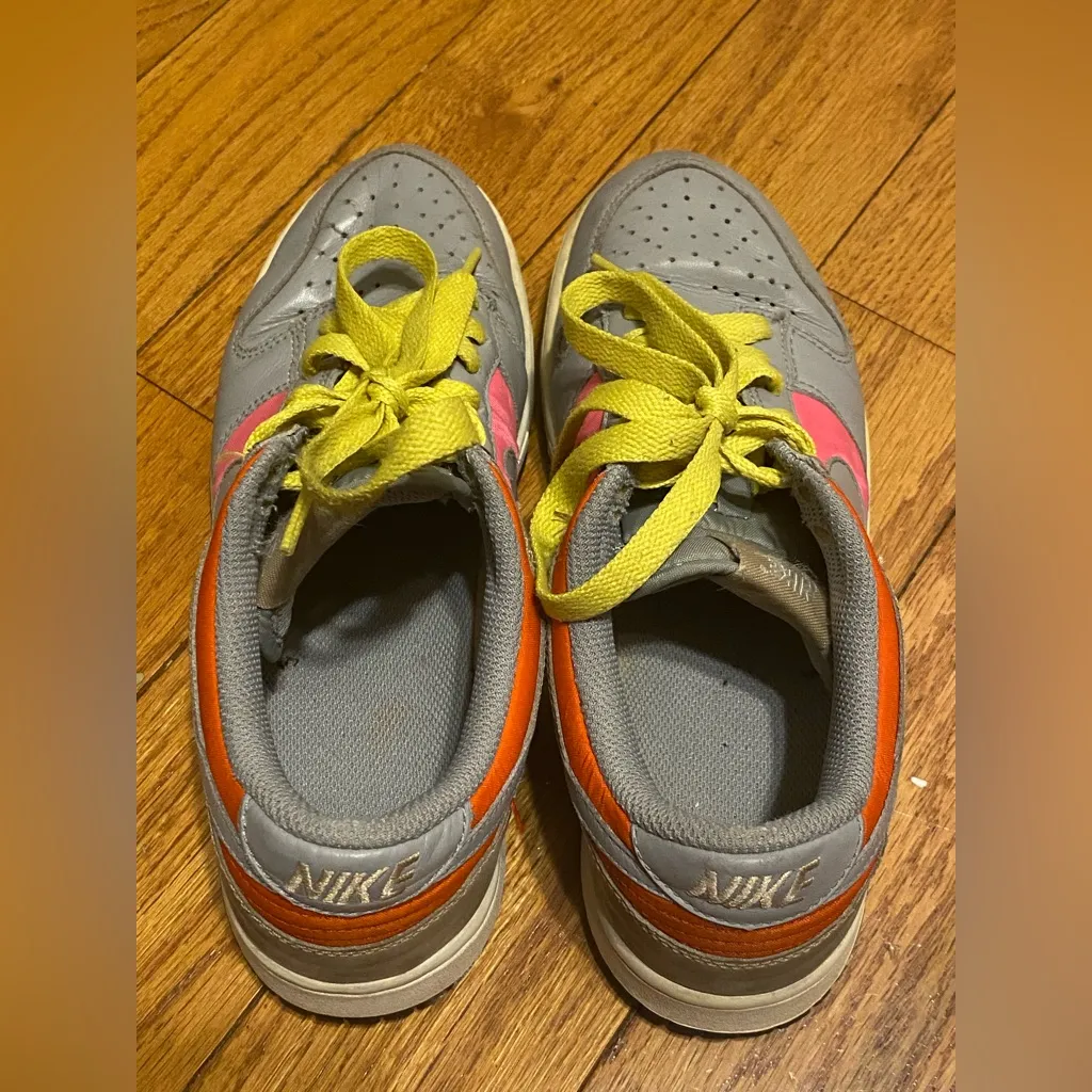 Nike Dunk Low Womens Medium‎ Grey Laser Pink College OG 2007 317813-001 Size 8 - Image 3