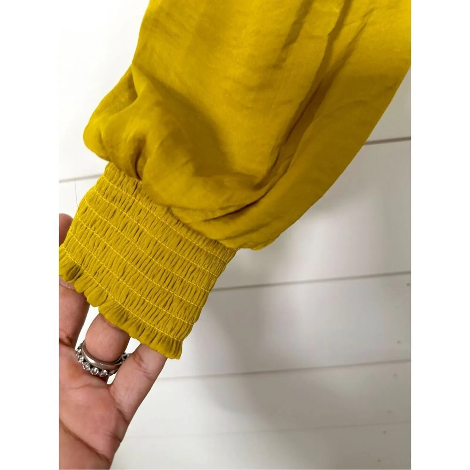 NEW Maison d'Amelie Women's Long Ruched Sleeves V - Image 5