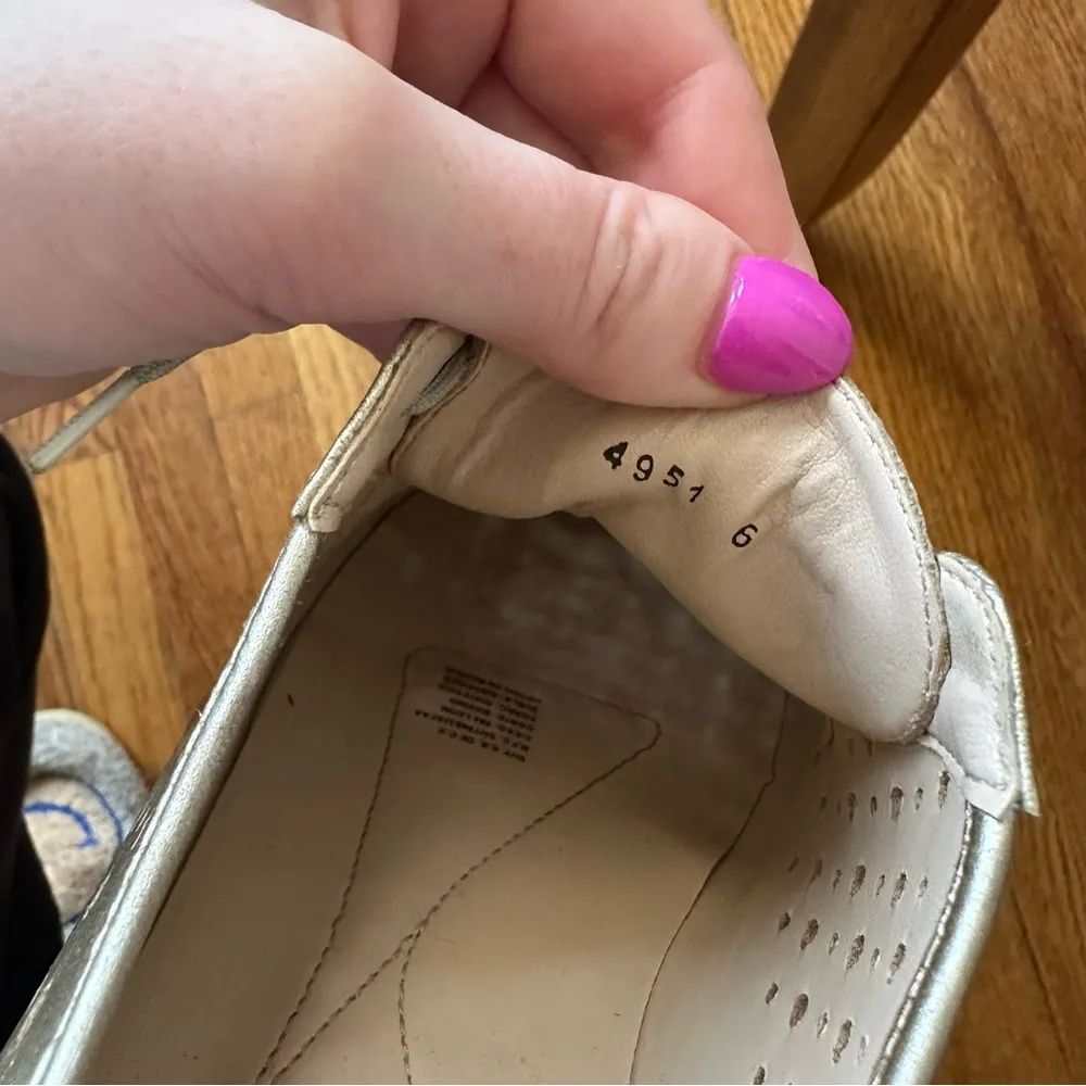 Vincenza | Gold Metallic Vented Tie Platform Sneakers Size 9 - Image 3