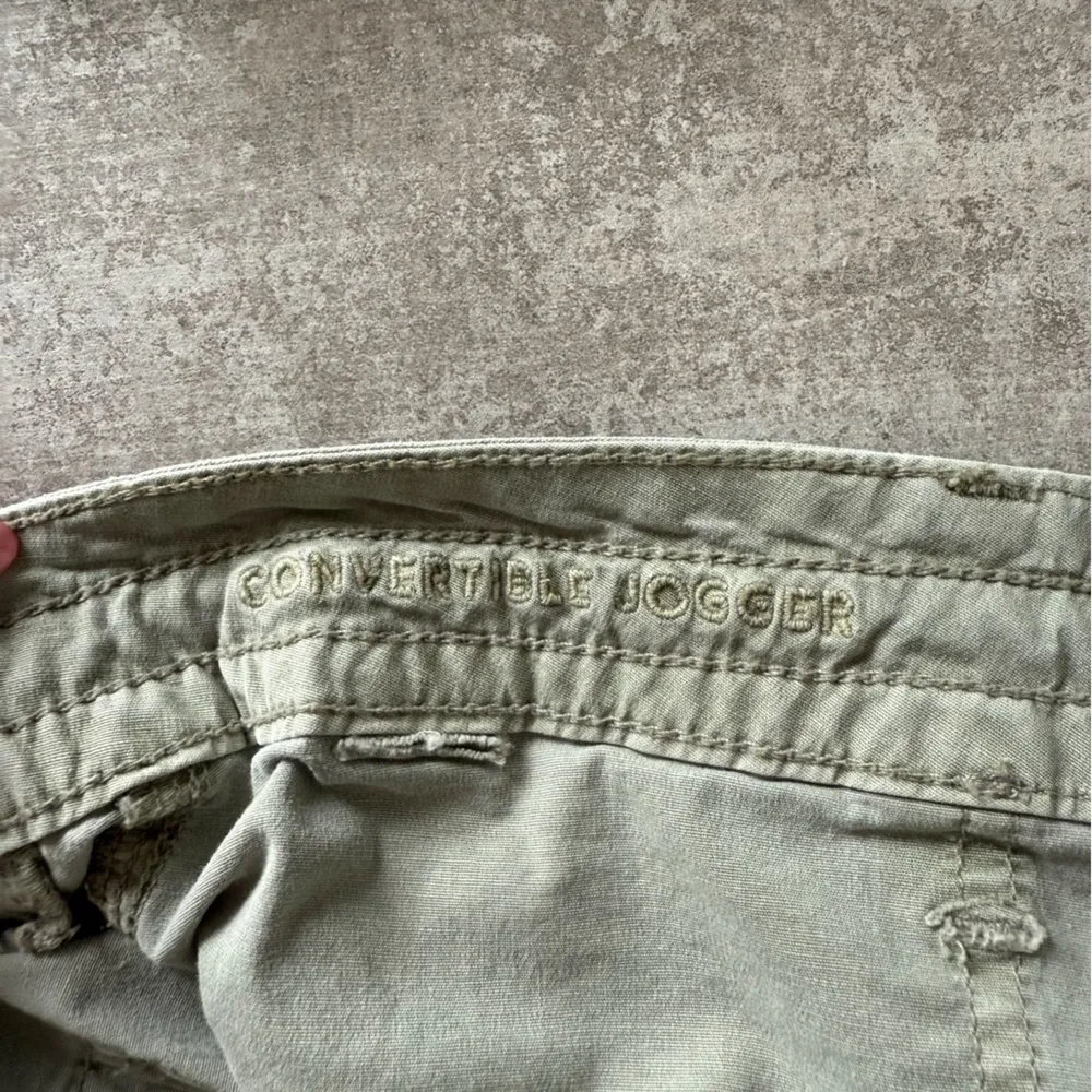 American Eagle Green Convertible Jogger Size 12 - Image 8