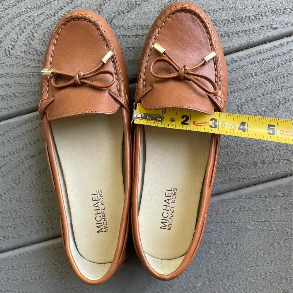 Like New- MK leather Shoes woman SZ 7.5 - Image 10