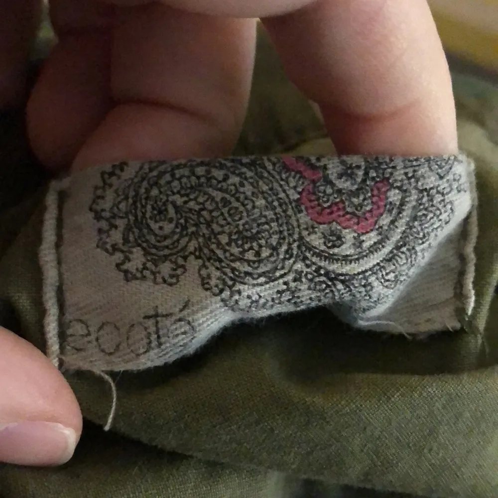 💄 Ecote Camo Vest, size Large - Image 8