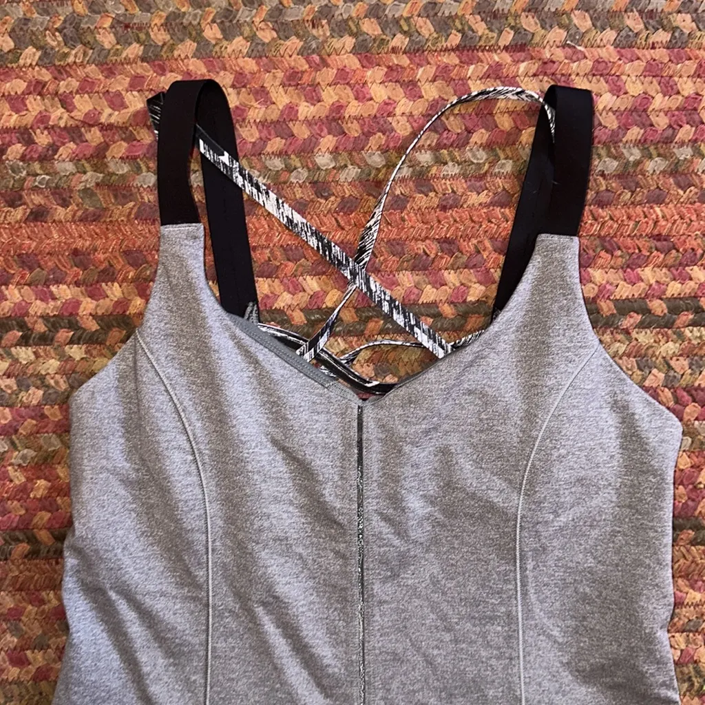 LULULEMON GREY STRAPPY BACK ATHLETIC TANK HIP LENGTH - Image 4